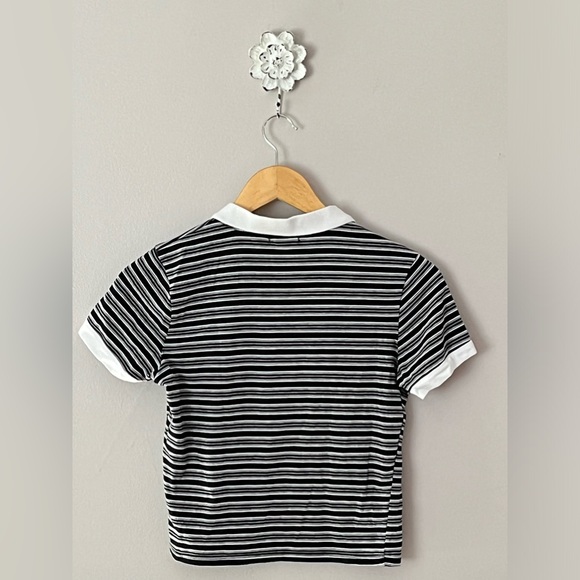 Women’s Heart & Hips Affordable Luxury Striped Collard Button Shirt Cropped Top - Picture 5 of 11